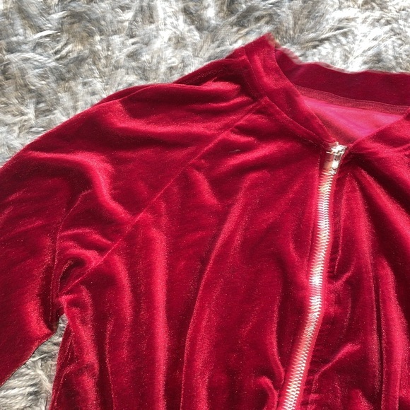 Red maroon velvet track suit shorts set size medium NeW in package - Picture 2 of 12